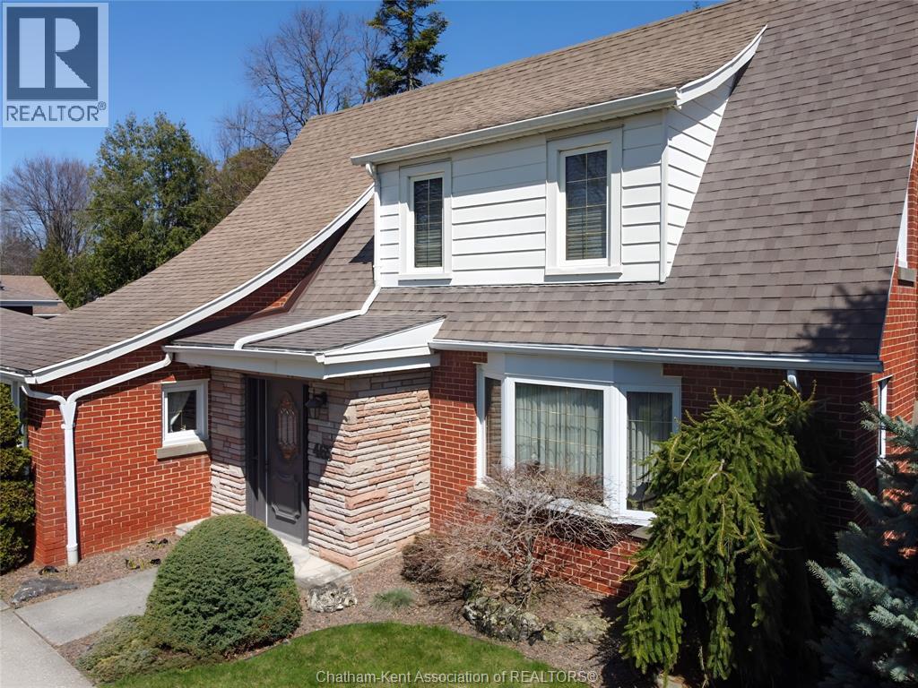 465 Victoria Avenue Property Photo 1