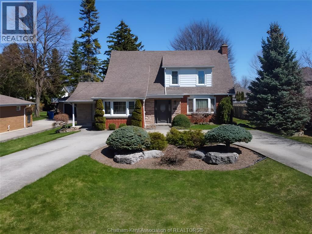 465 Victoria Avenue Property Photo 4
