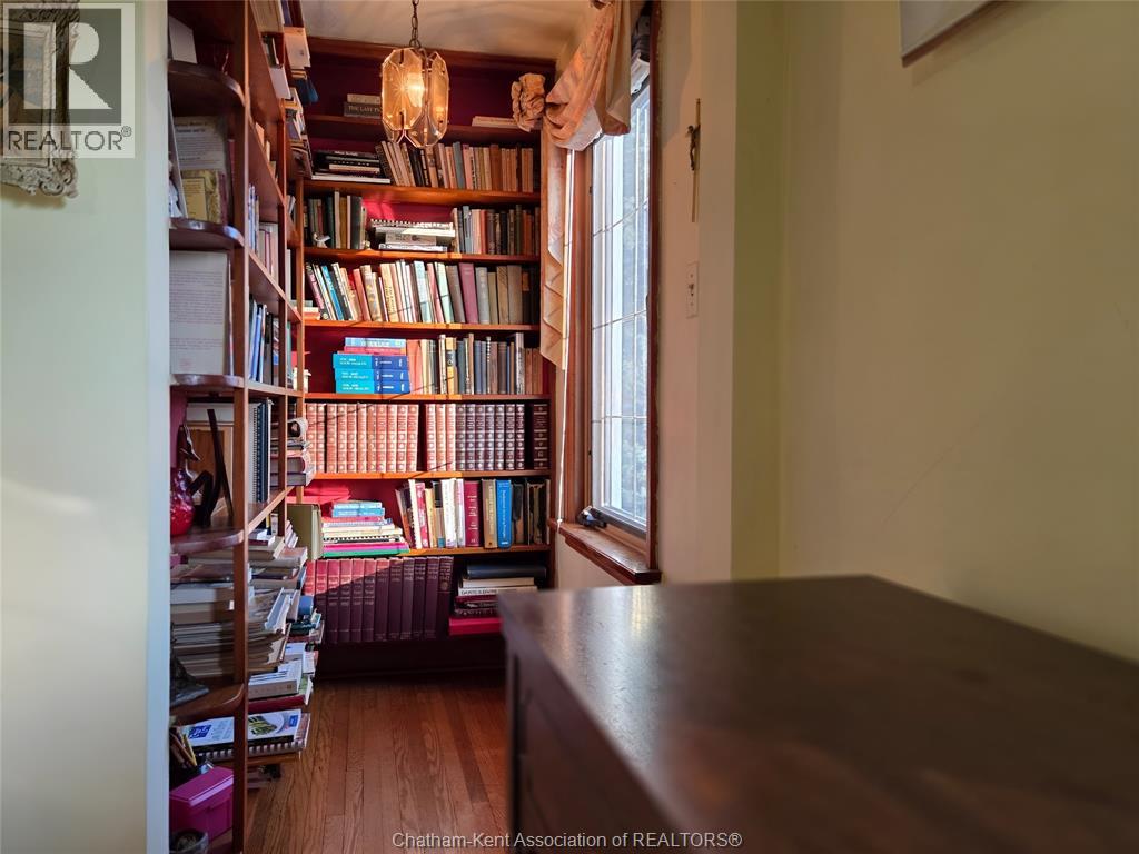 465 Victoria Avenue Property Photo 30