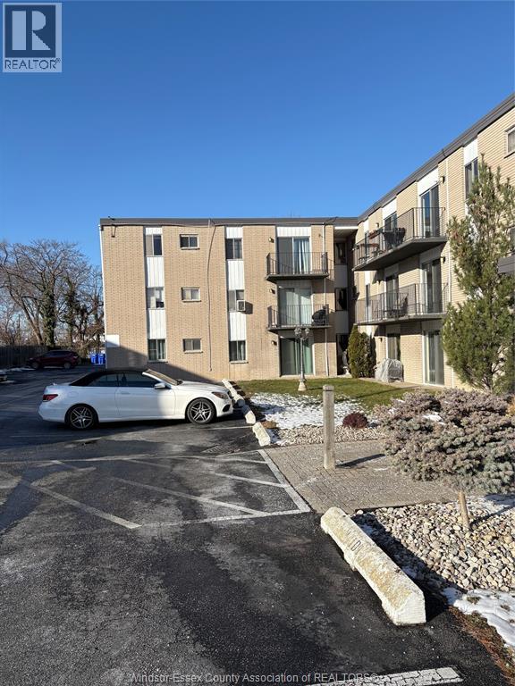 6490 Wyandotte East Unit# 210 Property Photo 2