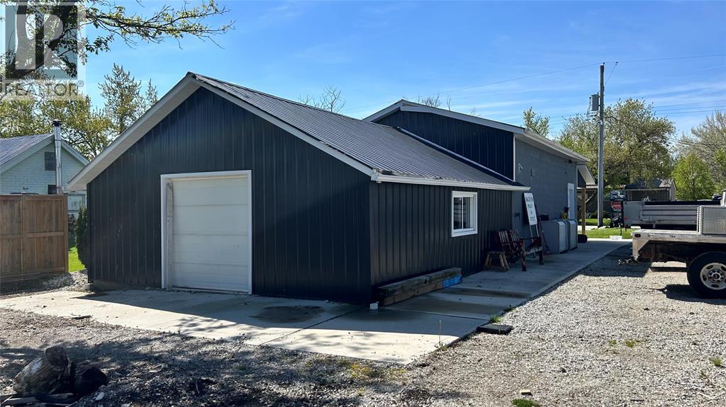 1358 Wilkesport Line Property Photo 3