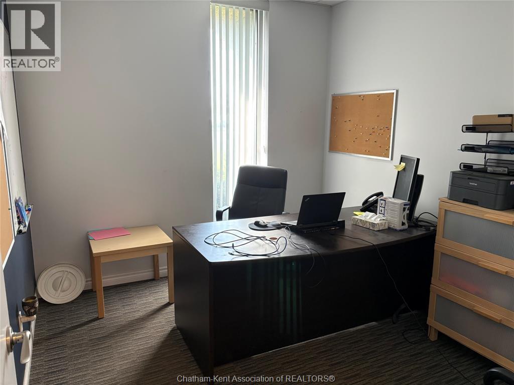 995 Richmond Street Property Photo 6
