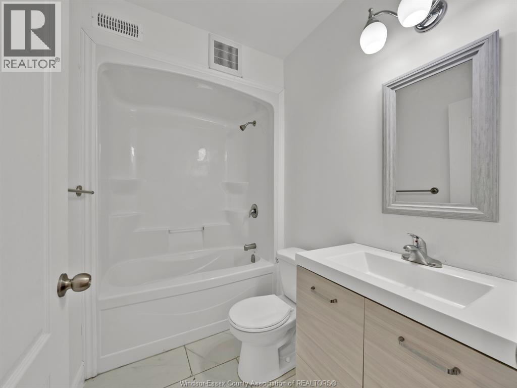 658 Caron Property Photo 12