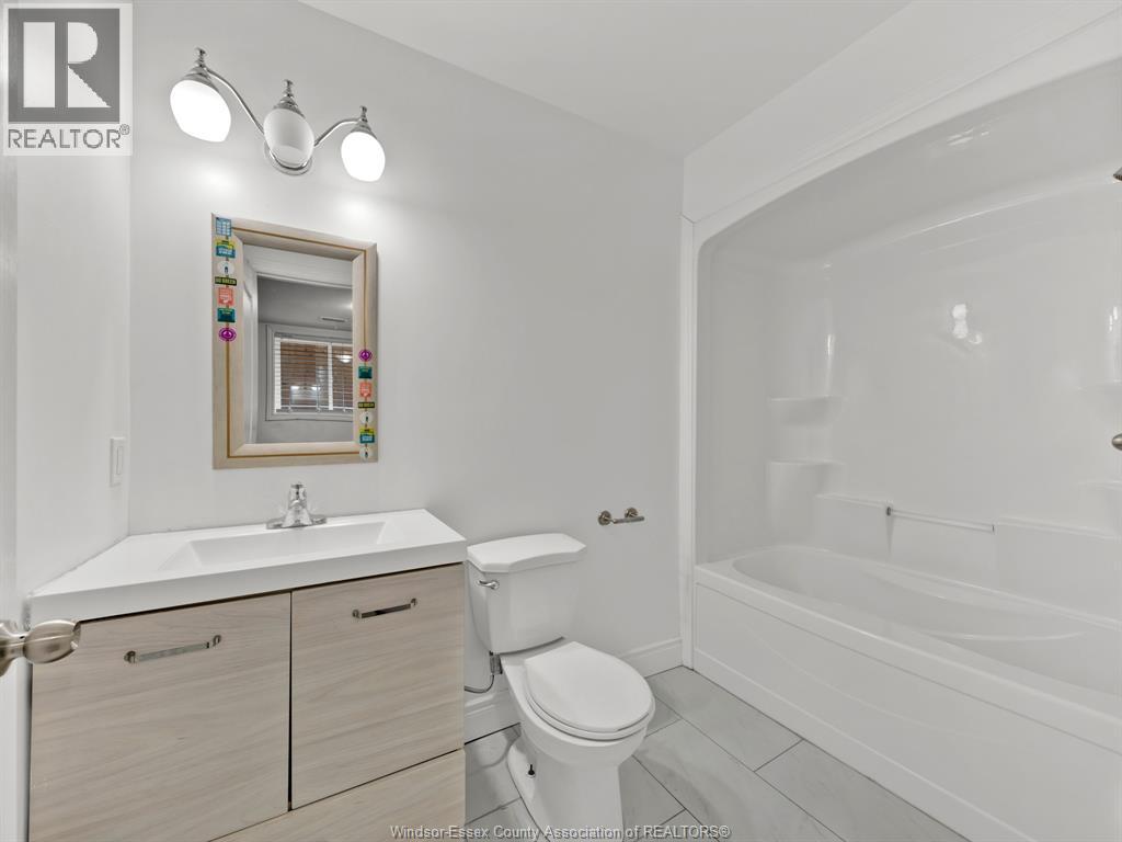 658 Caron Property Photo 15