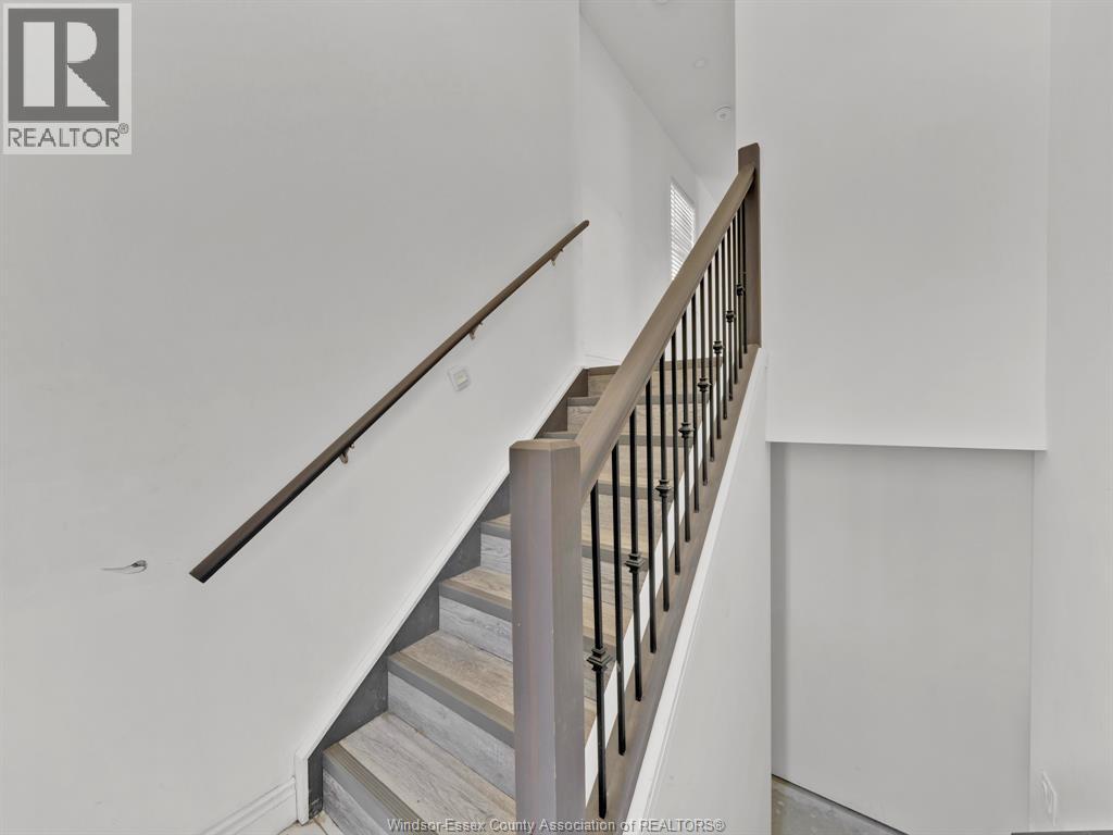 658 Caron Property Photo 17