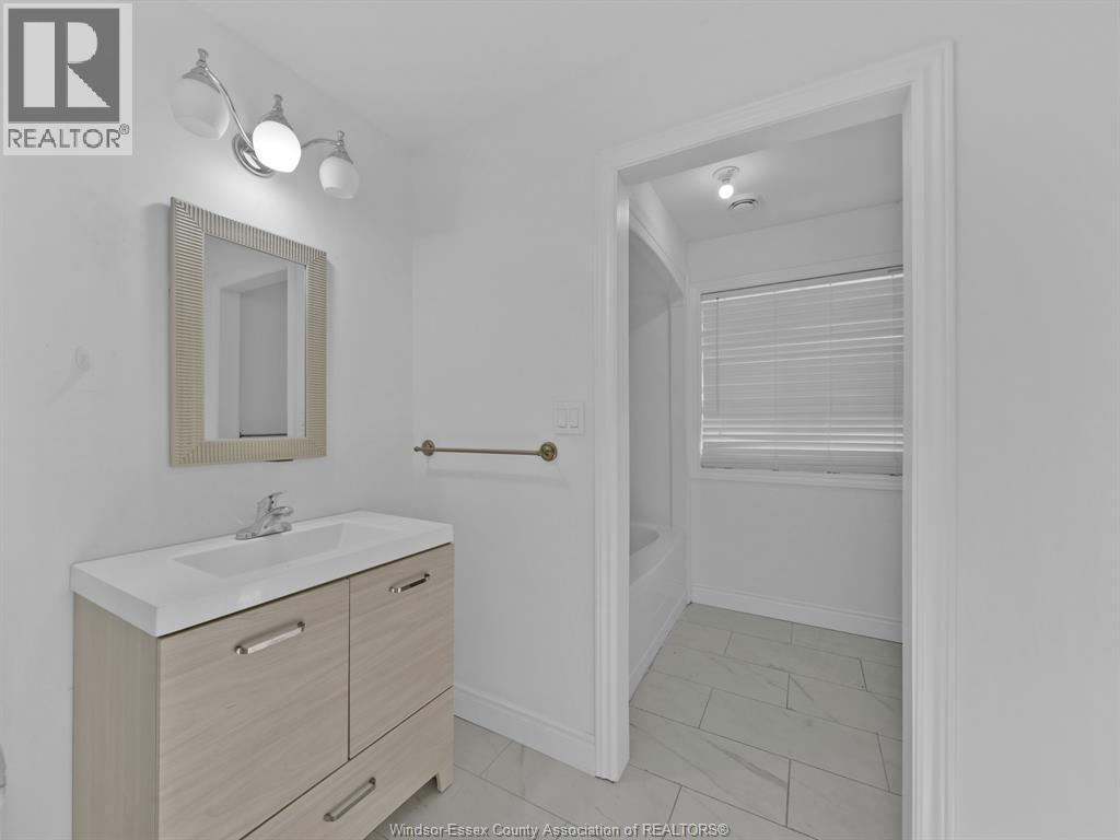 658 Caron Property Photo 21