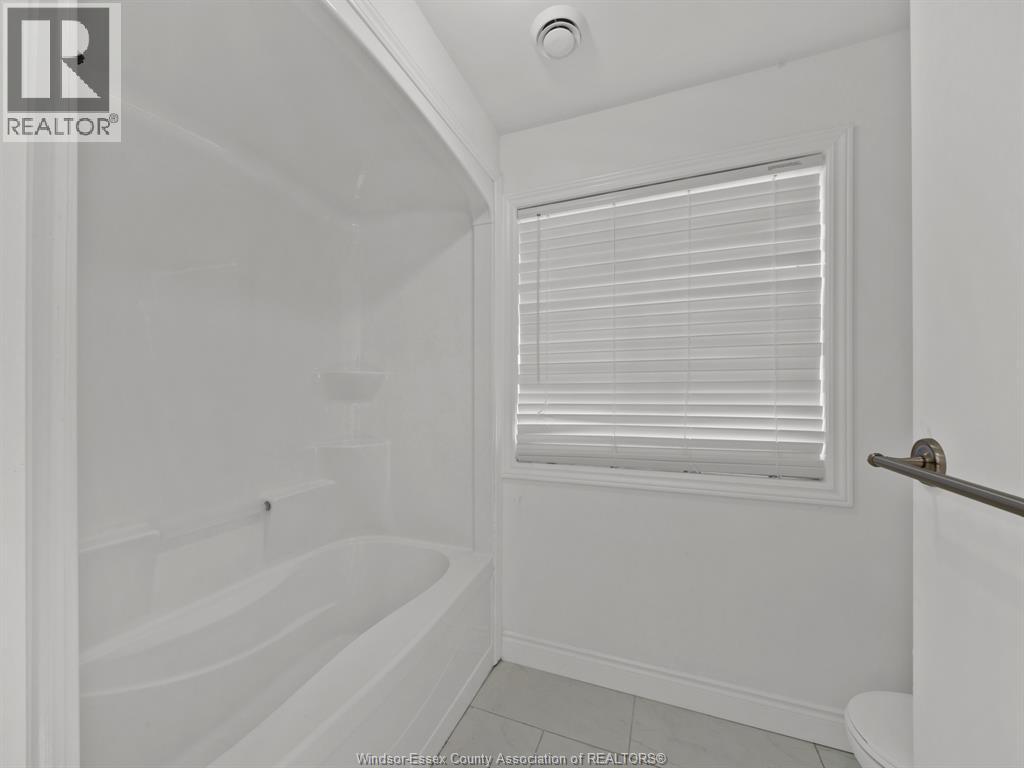 658 Caron Property Photo 22