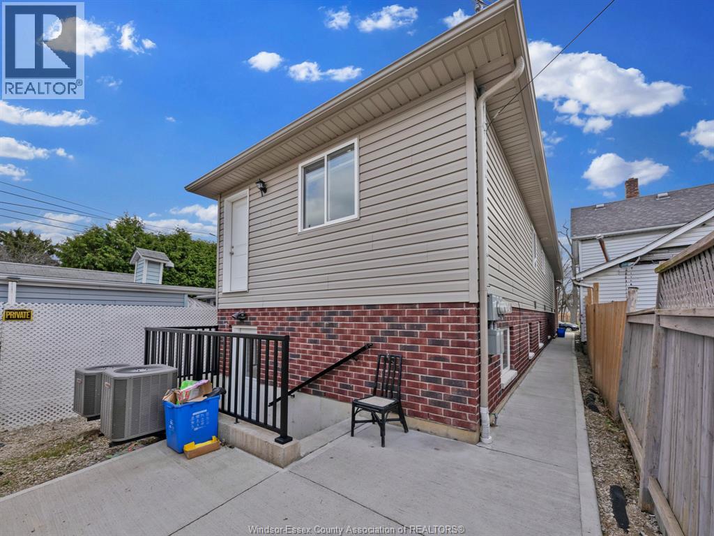 658 Caron Property Photo 32