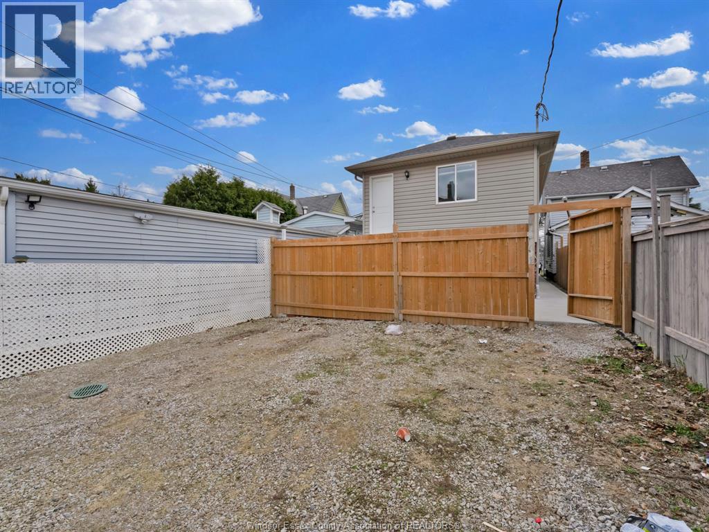 658 Caron Property Photo 34