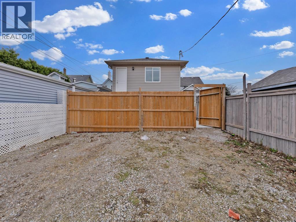 658 Caron Property Photo 35