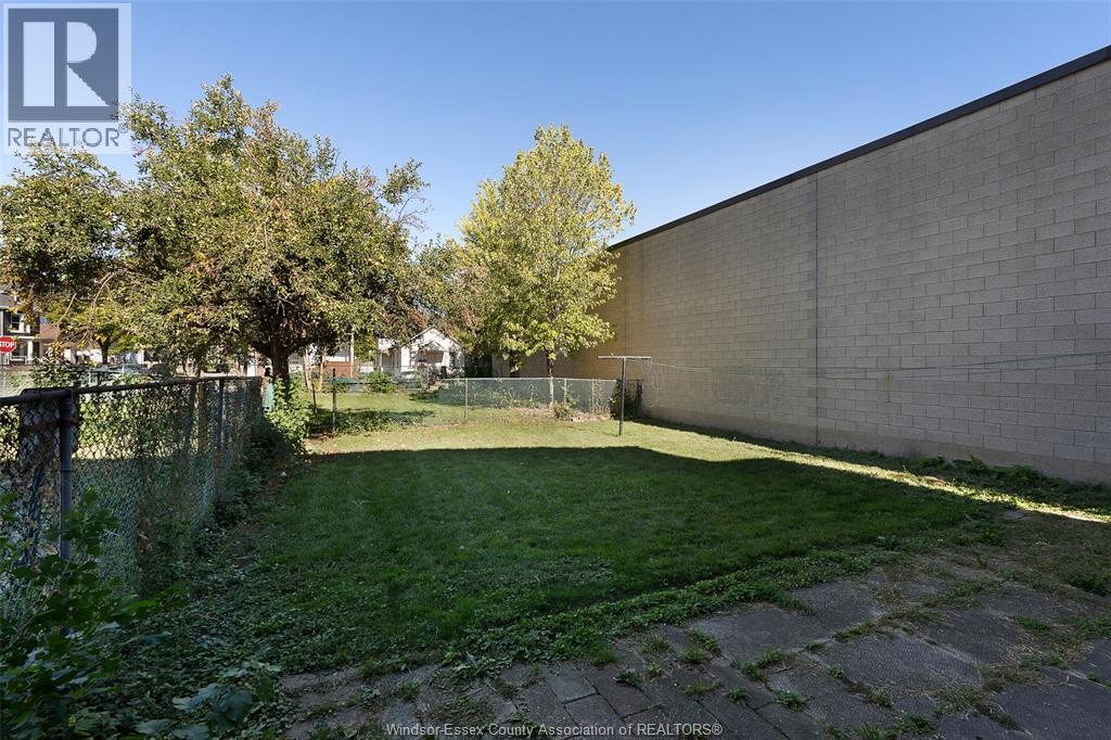 538 Louis Avenue Property Photo 5