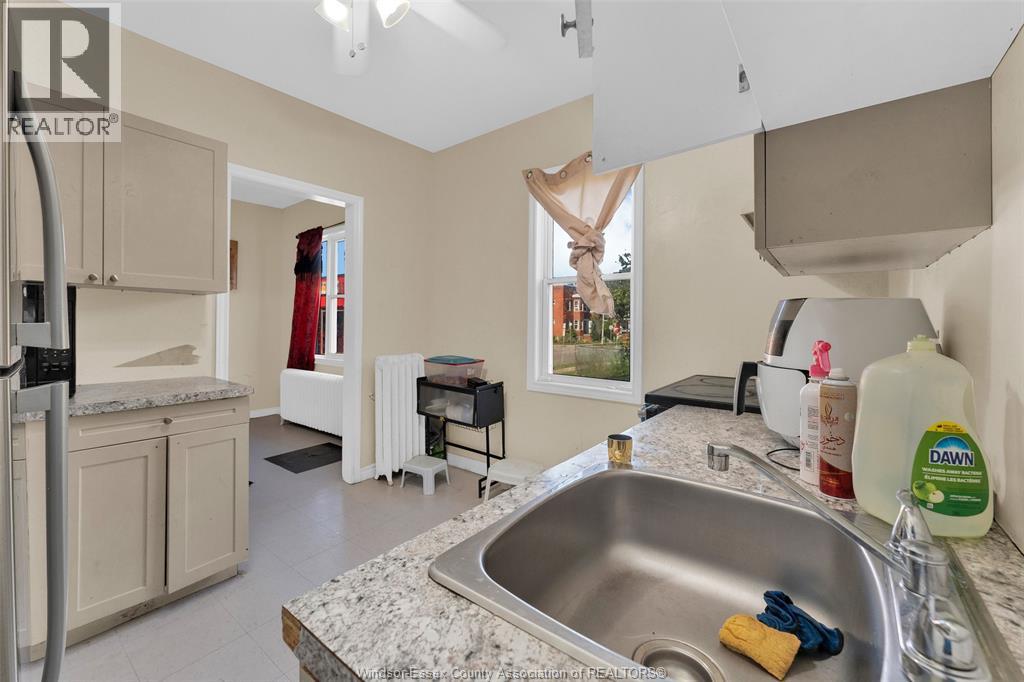 538 Louis Avenue Property Photo 9