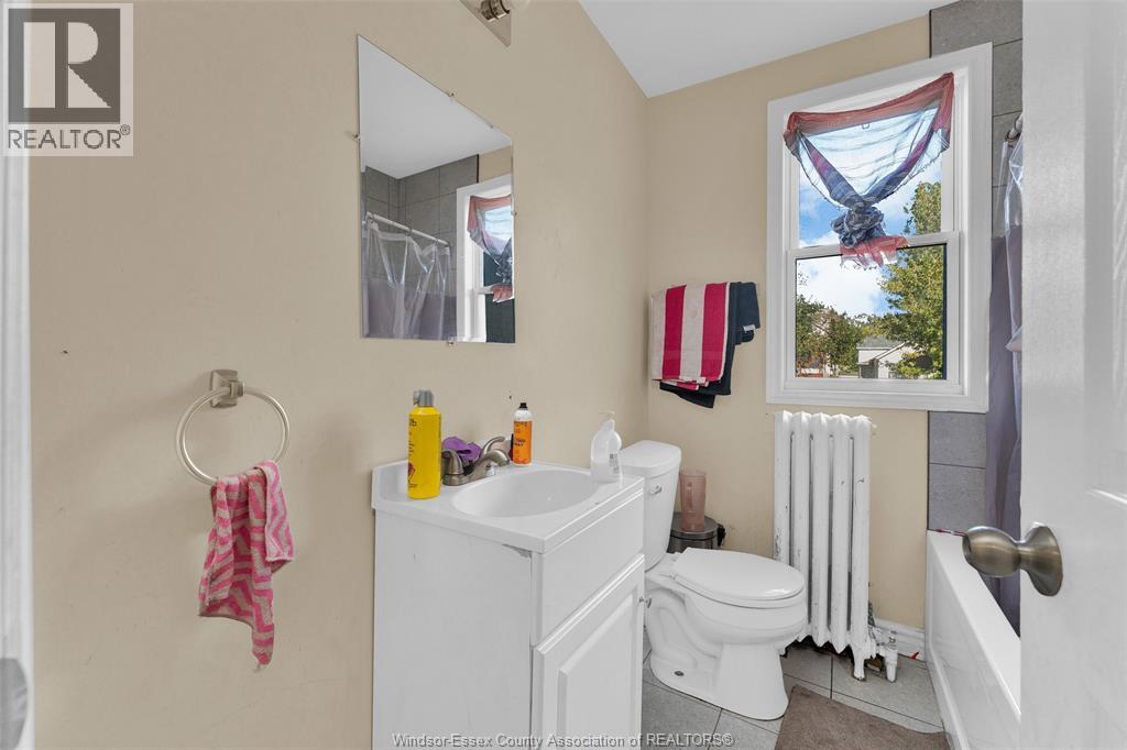 538 Louis Avenue Property Photo 14