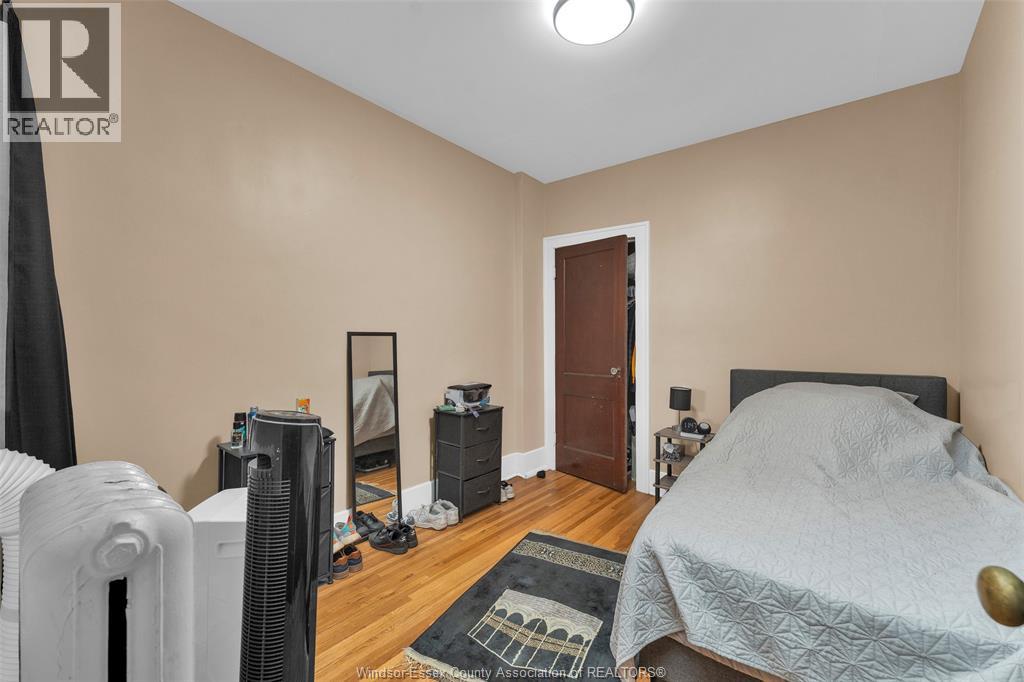 538 Louis Avenue Property Photo 21
