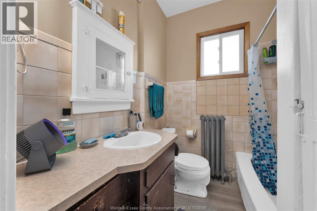 538 Louis Avenue Property Photo 23
