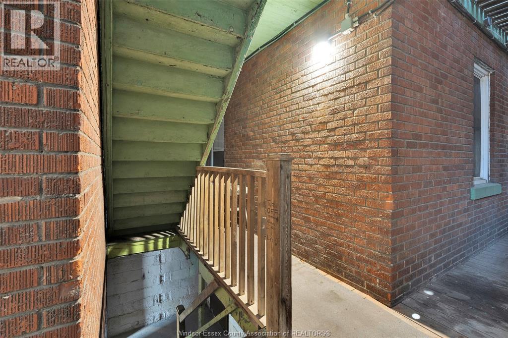 538 Louis Avenue Property Photo 29