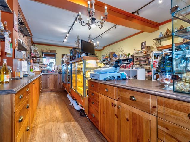 1849 Rue Des Cascades O. Property Photo 9