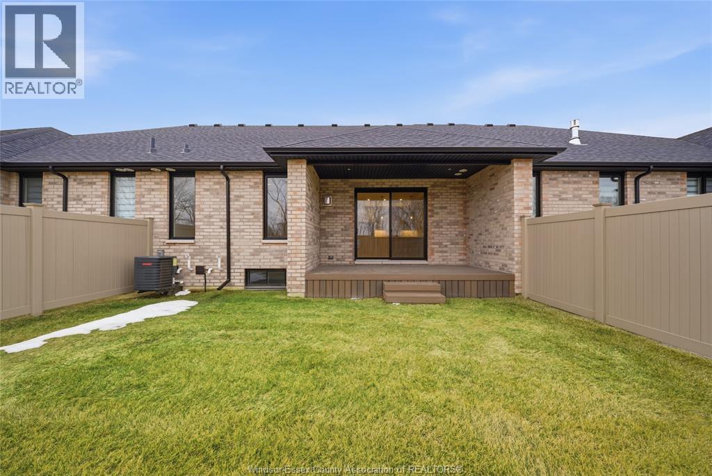 447 Caserta Crescent Property Photo 13