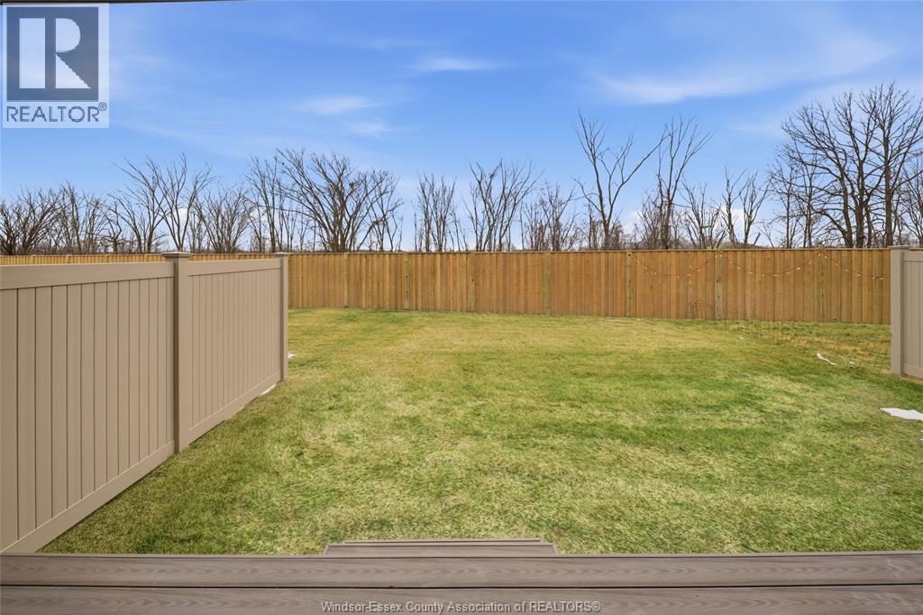 447 Caserta Crescent Property Photo 14