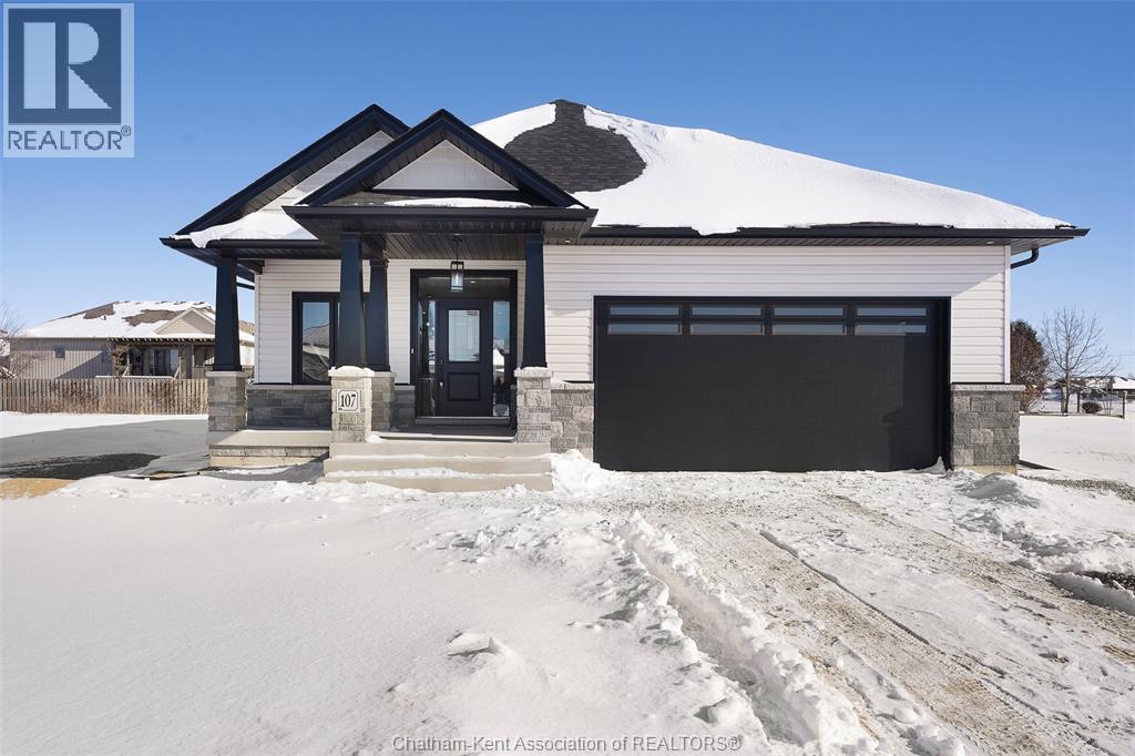 111 Fenceline Drive Photo de la propriété 1
