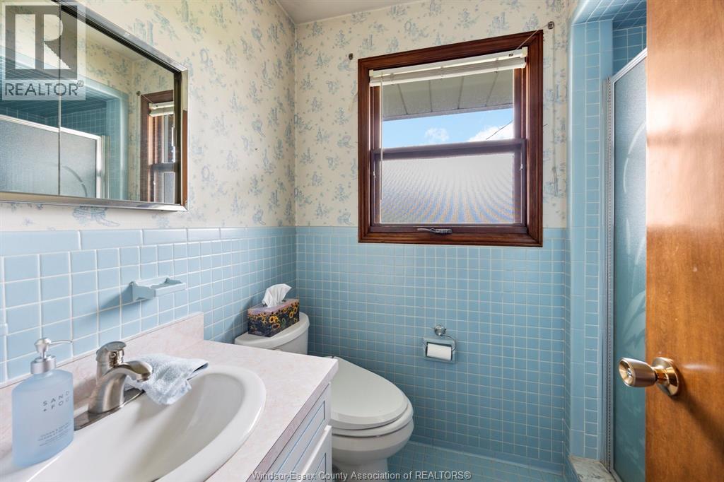 1565 Roxborough Property Photo 11