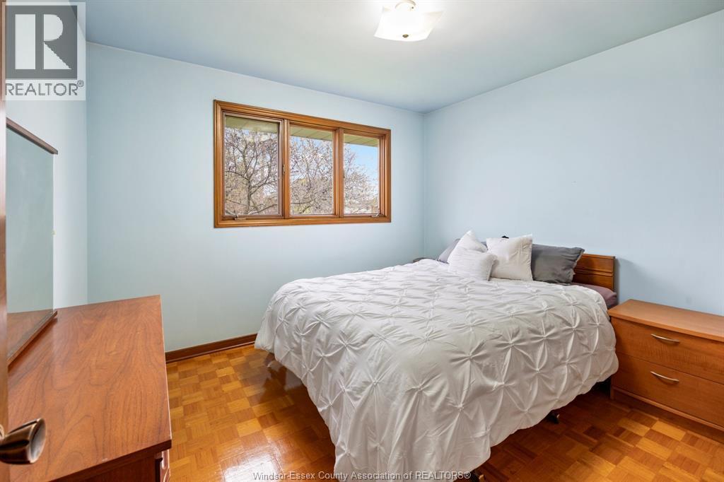 1565 Roxborough Property Photo 13