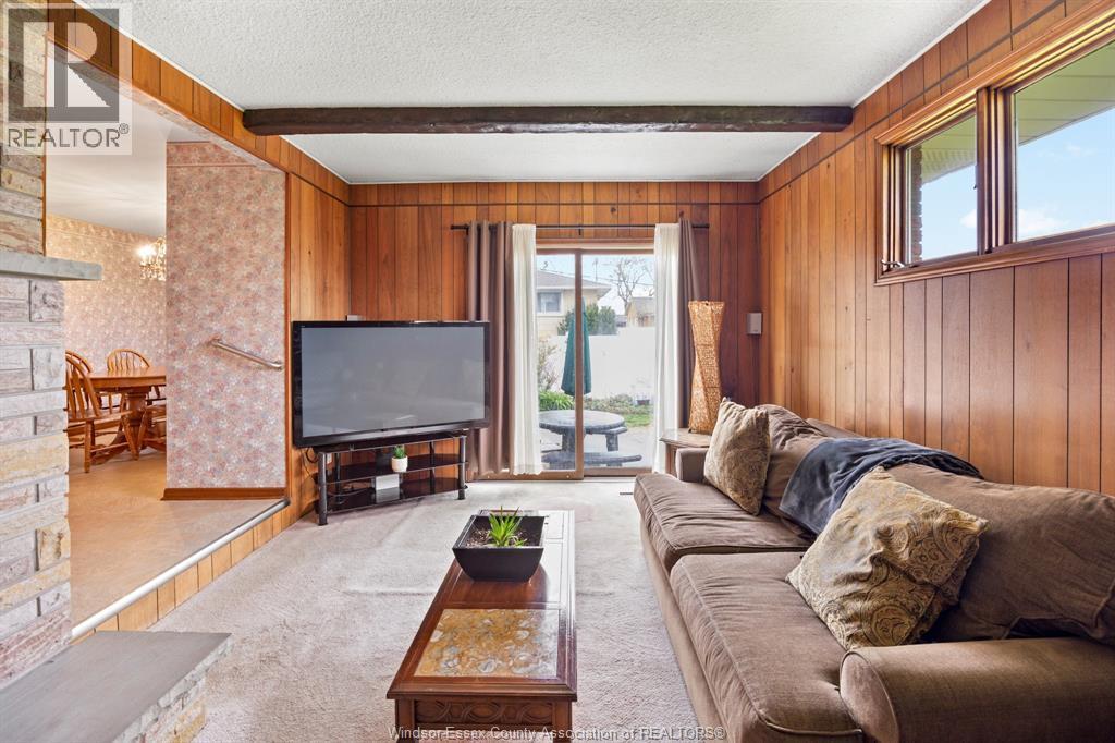 1565 Roxborough Property Photo 17