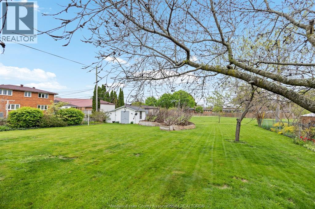 1565 Roxborough Property Photo 27