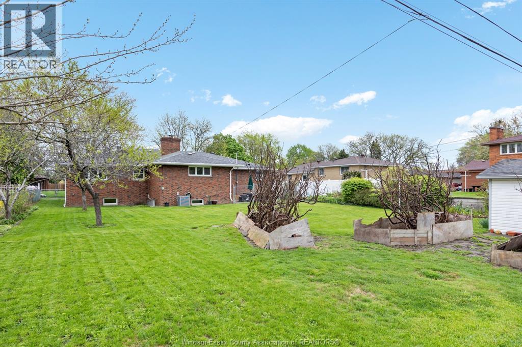 1565 Roxborough Property Photo 28