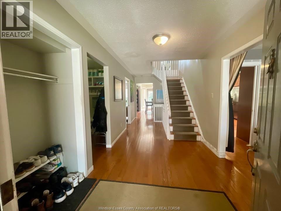 555 Jeffreybrook Drive Property Photo 7