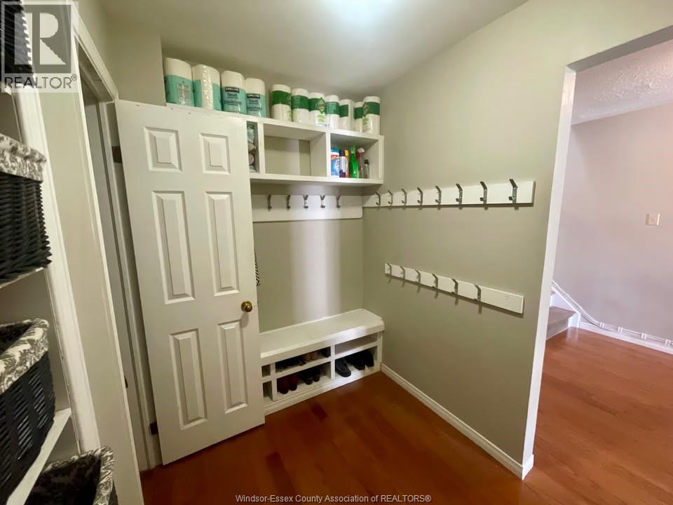 555 Jeffreybrook Drive Property Photo 8