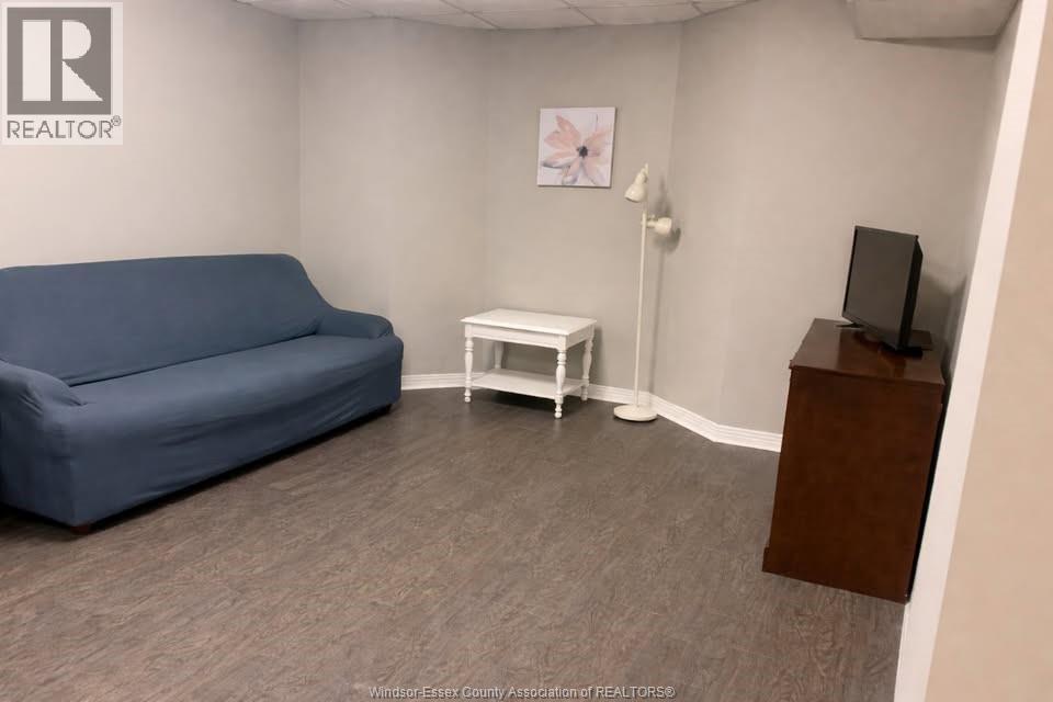 555 Jeffreybrook Drive Property Photo 17