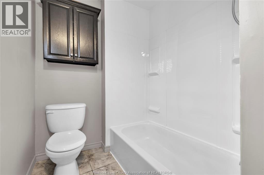 9572 Tecumseh Road Property Photo 23