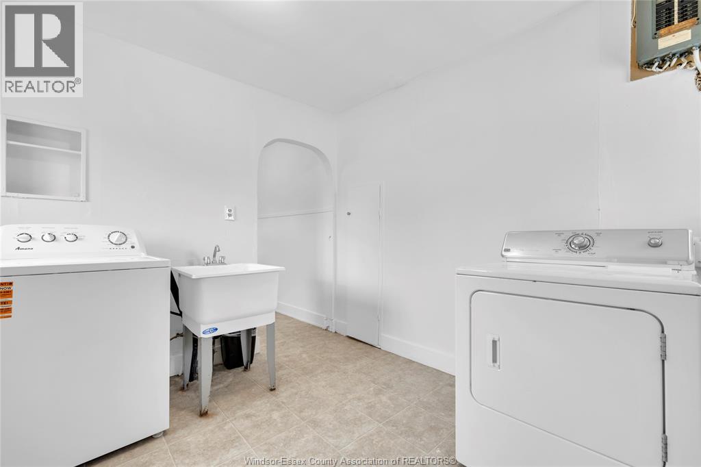 9572 Tecumseh Road Property Photo 29