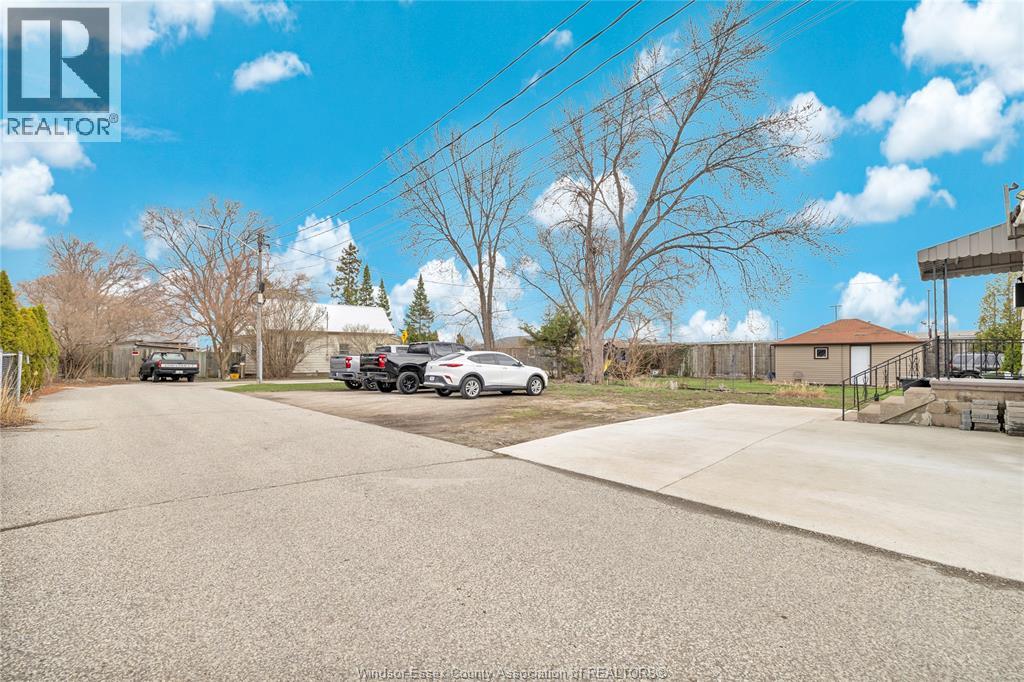 9572 Tecumseh Road Property Photo 30