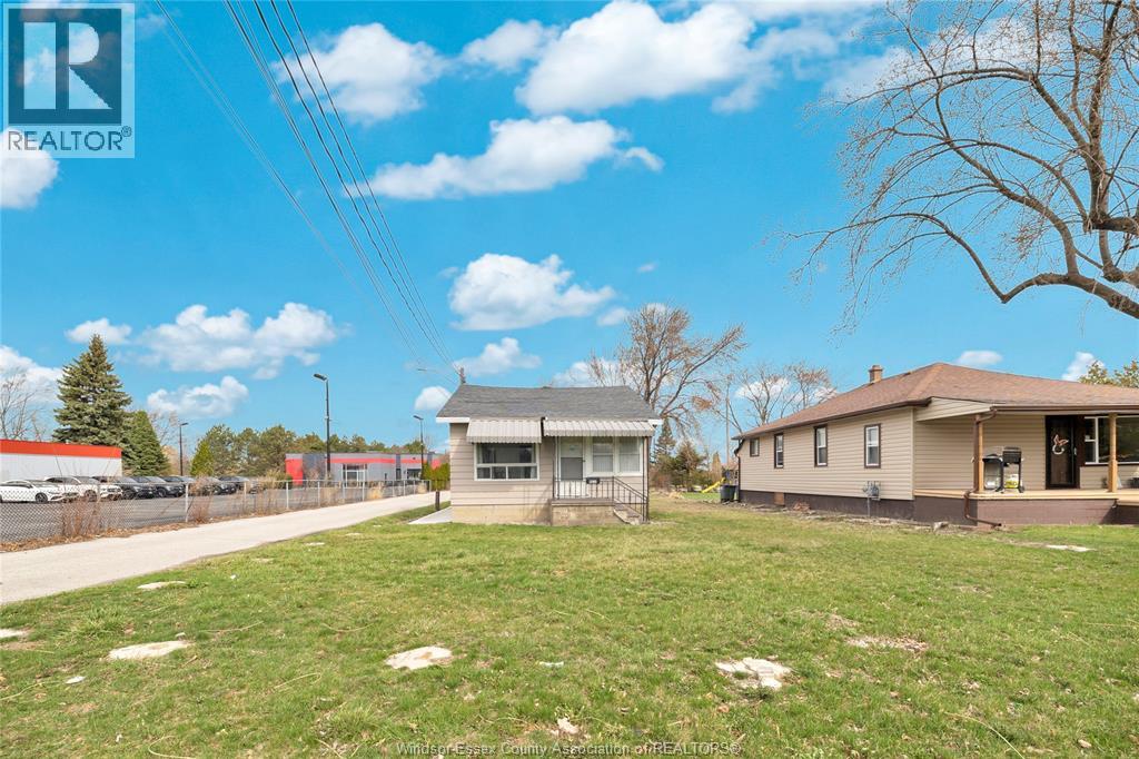 9572 TECUMSEH ROAD Property Photo 1