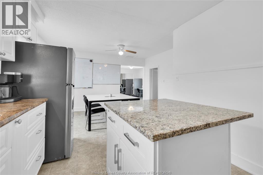 9572 Tecumseh Road Property Photo 14