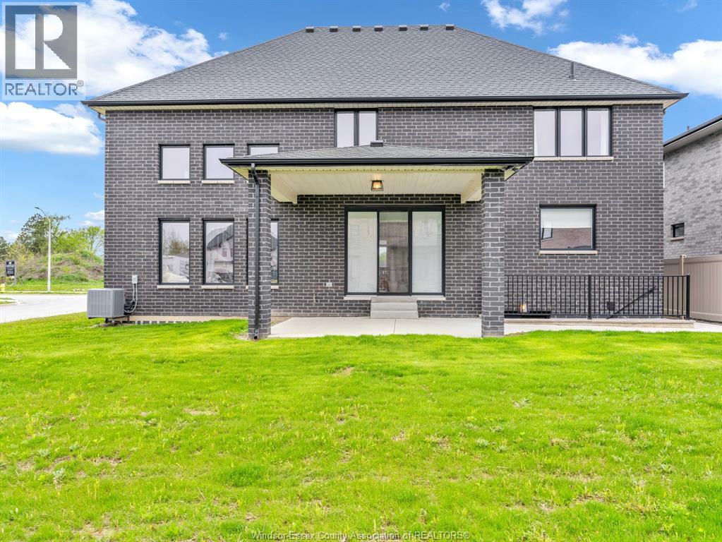 569 Holburn Property Photo 8