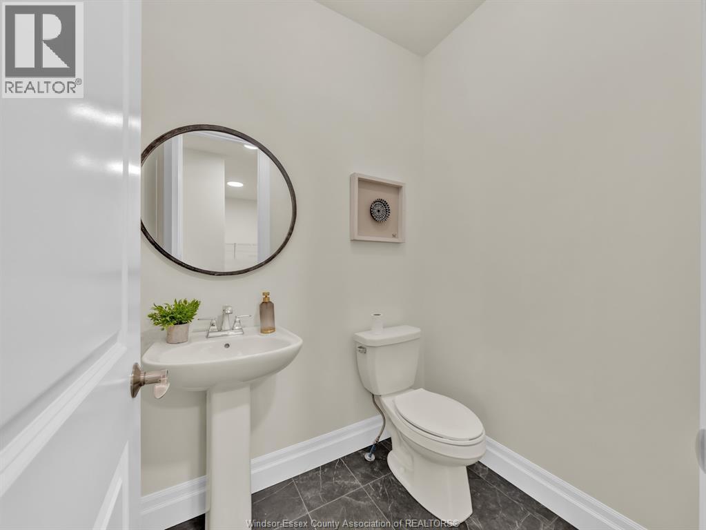569 Holburn Property Photo 28