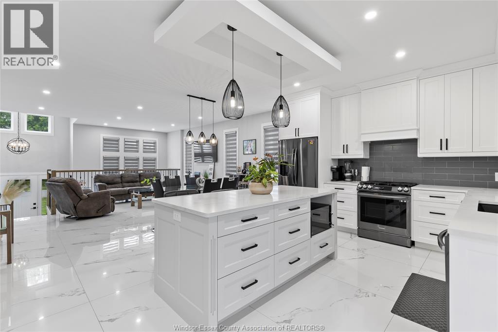1067 Maple Property Photo 12