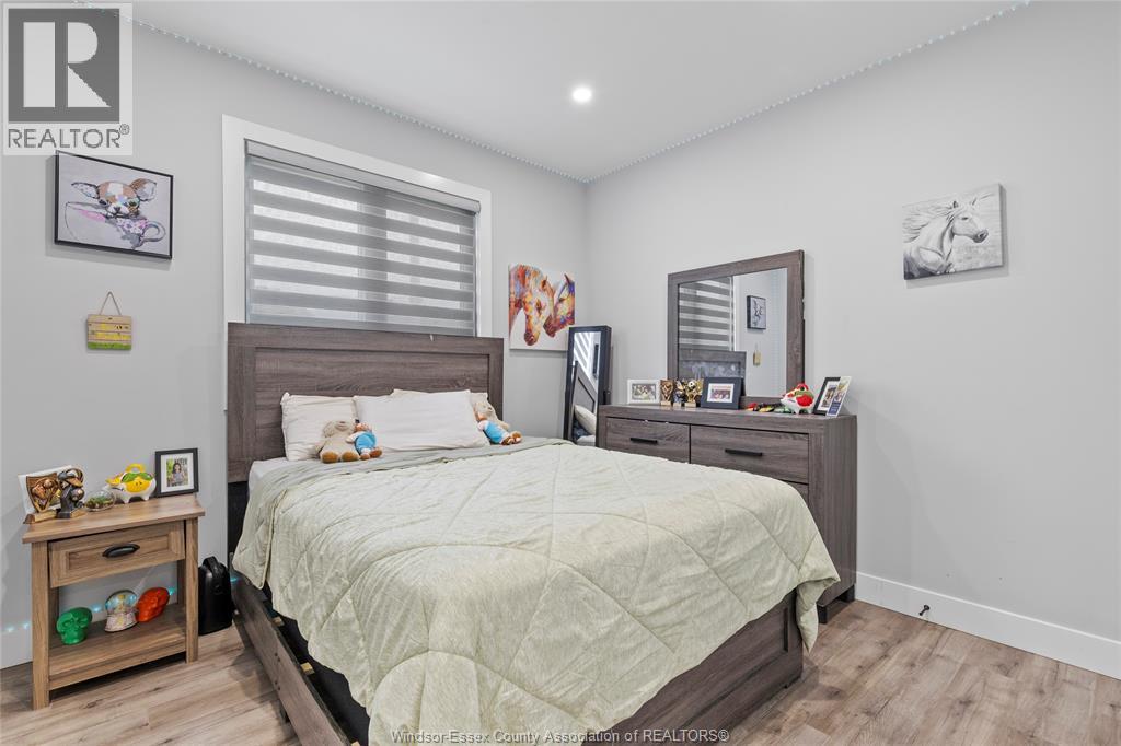 1067 Maple Property Photo 18