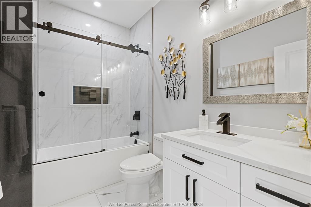 1067 Maple Property Photo 20