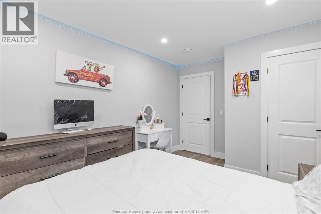 1067 Maple Property Photo 25