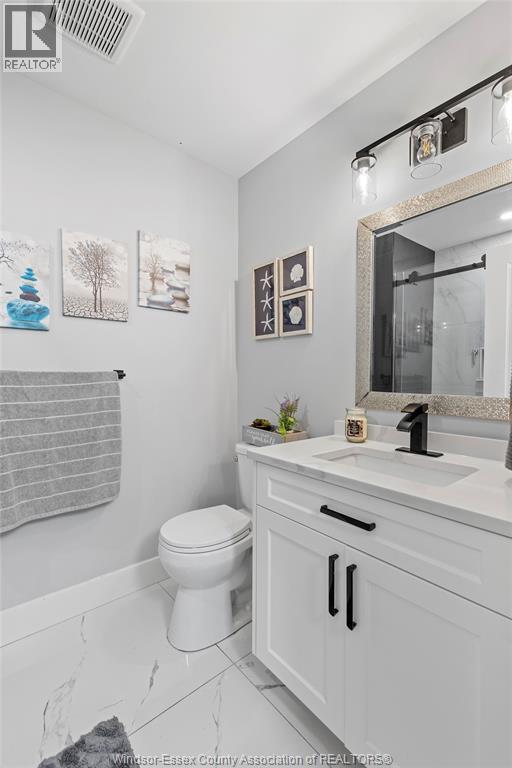 1067 Maple Property Photo 27