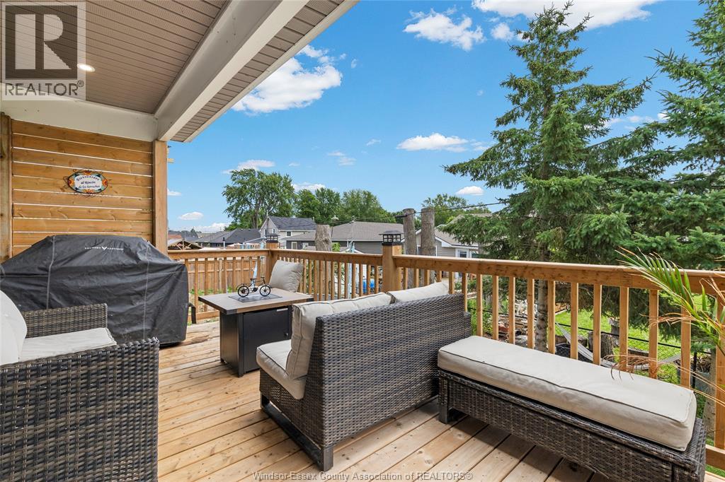 1067 Maple Property Photo 28
