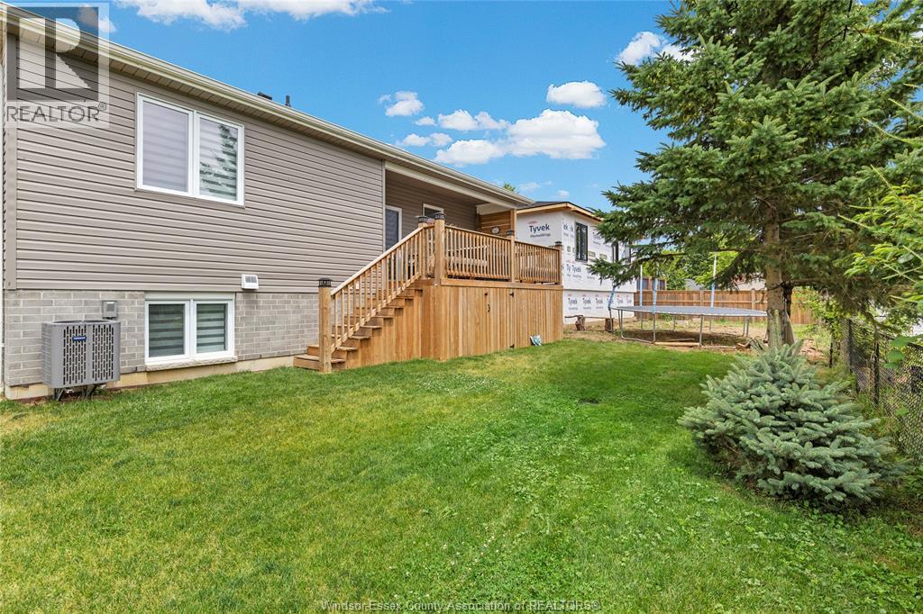 1067 Maple Property Photo 31