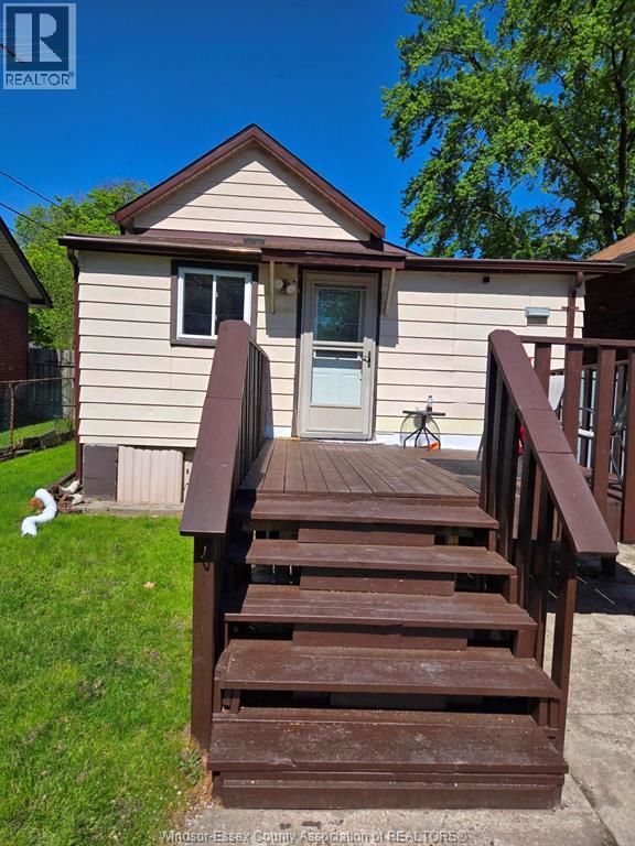 3595 QUEEN Property Photo 1