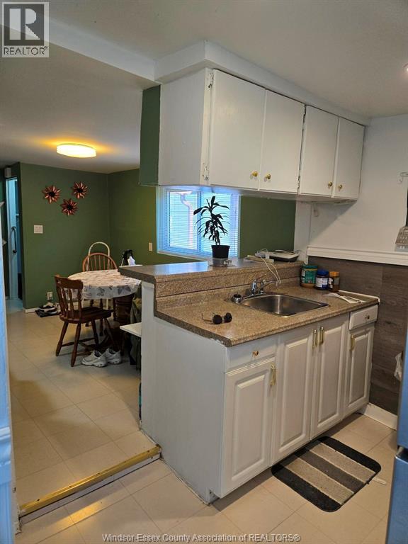 3595 Queen Property Photo 12