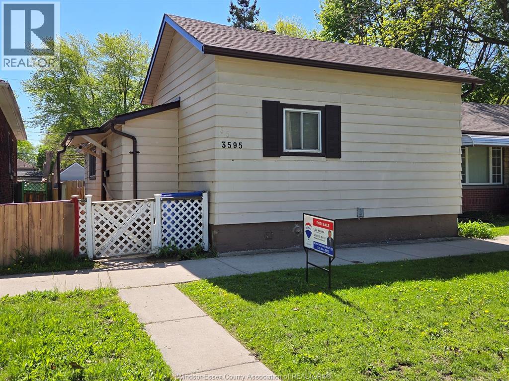 3595 Queen Property Photo 18