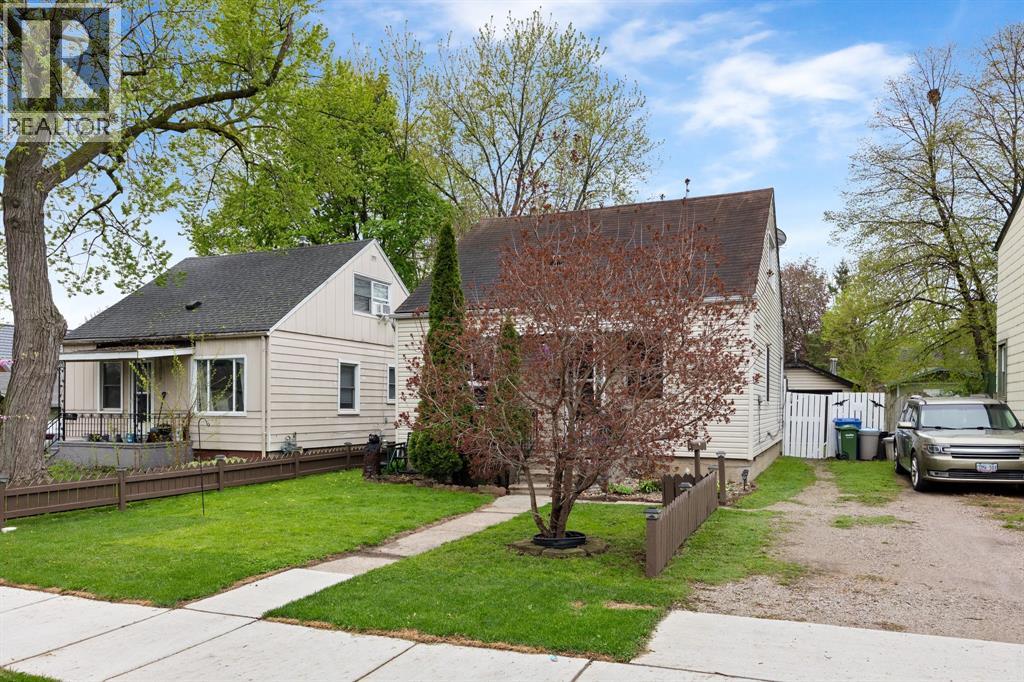 981 Mcewan Avenue Property Photo 2